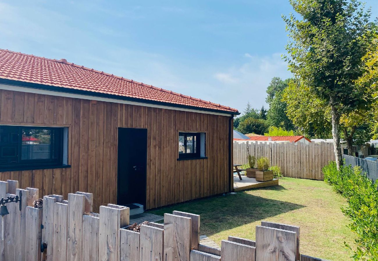 Maison à Arès - Cabane De Brice à Ares avec piscine 