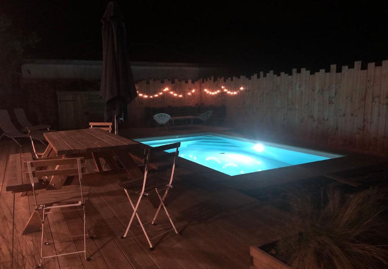 Maison à Arès - Cabane De Brice à Ares avec piscine 