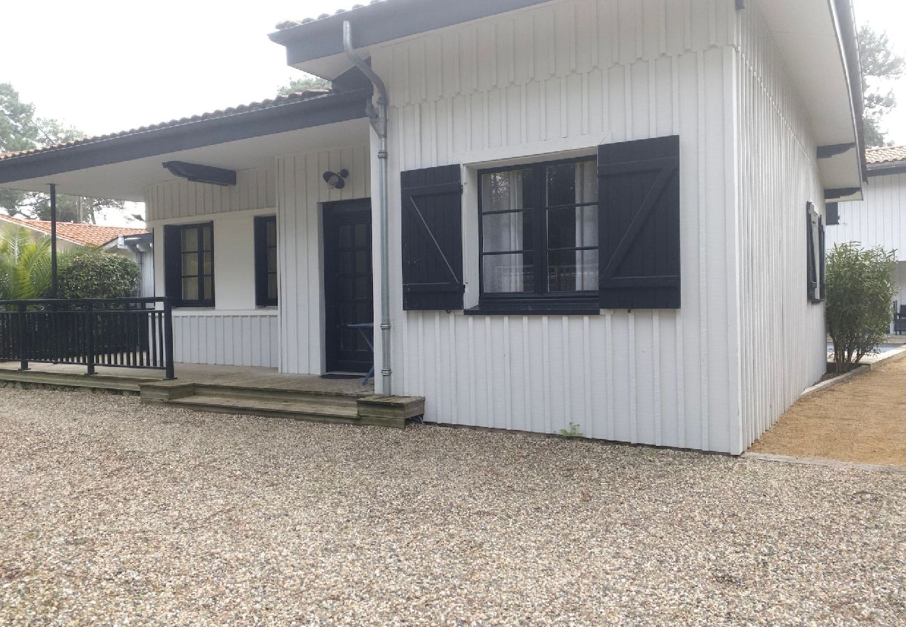 Villa à Lège-Cap-Ferret - Villa Du Phare avec piscine chauffée pour 14 personnes