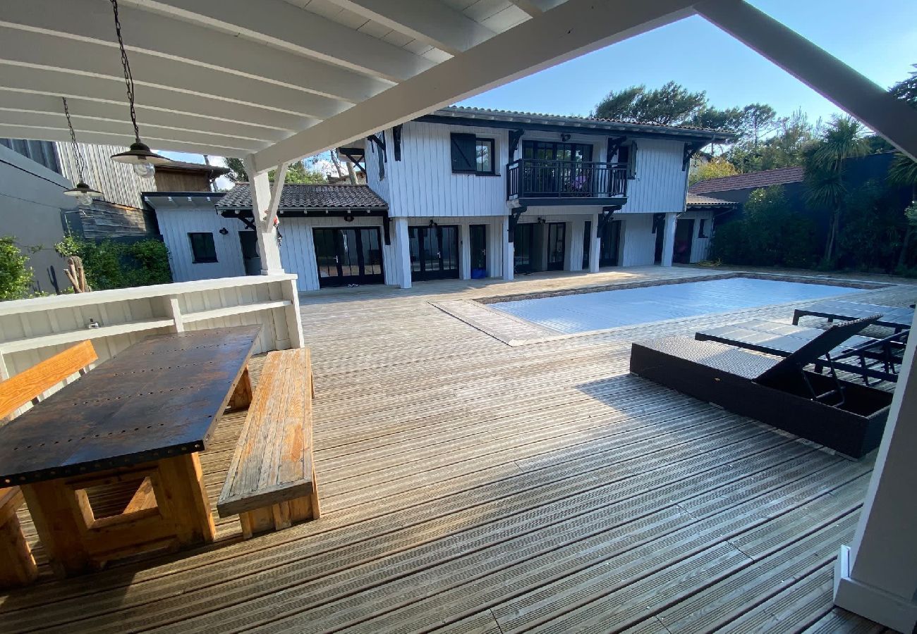 Villa à Lège-Cap-Ferret - Villa Du Phare avec piscine chauffée pour 14 personnes