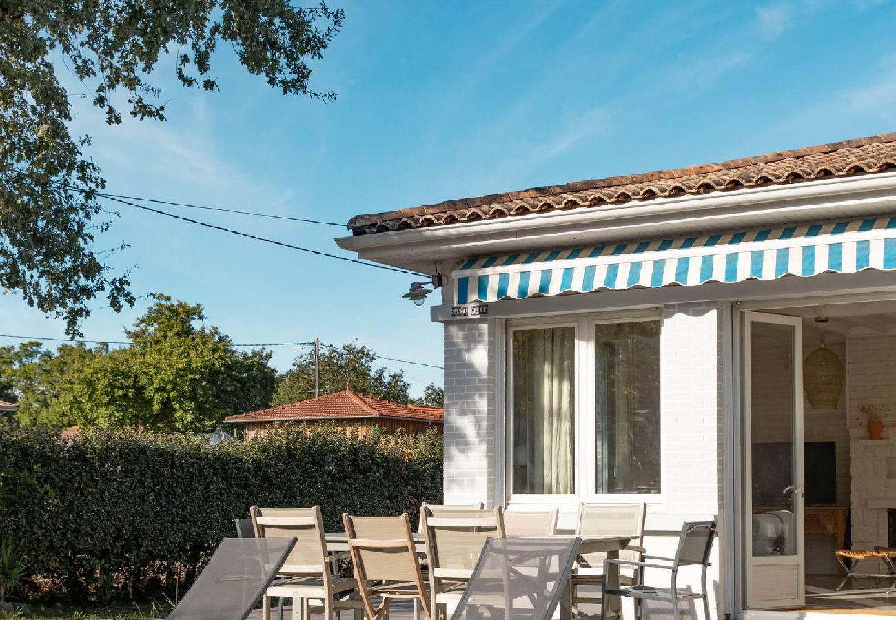 Villa à Andernos-les-Bains - Villa Claire à Andernos - vue bassin avec piscine chauffée