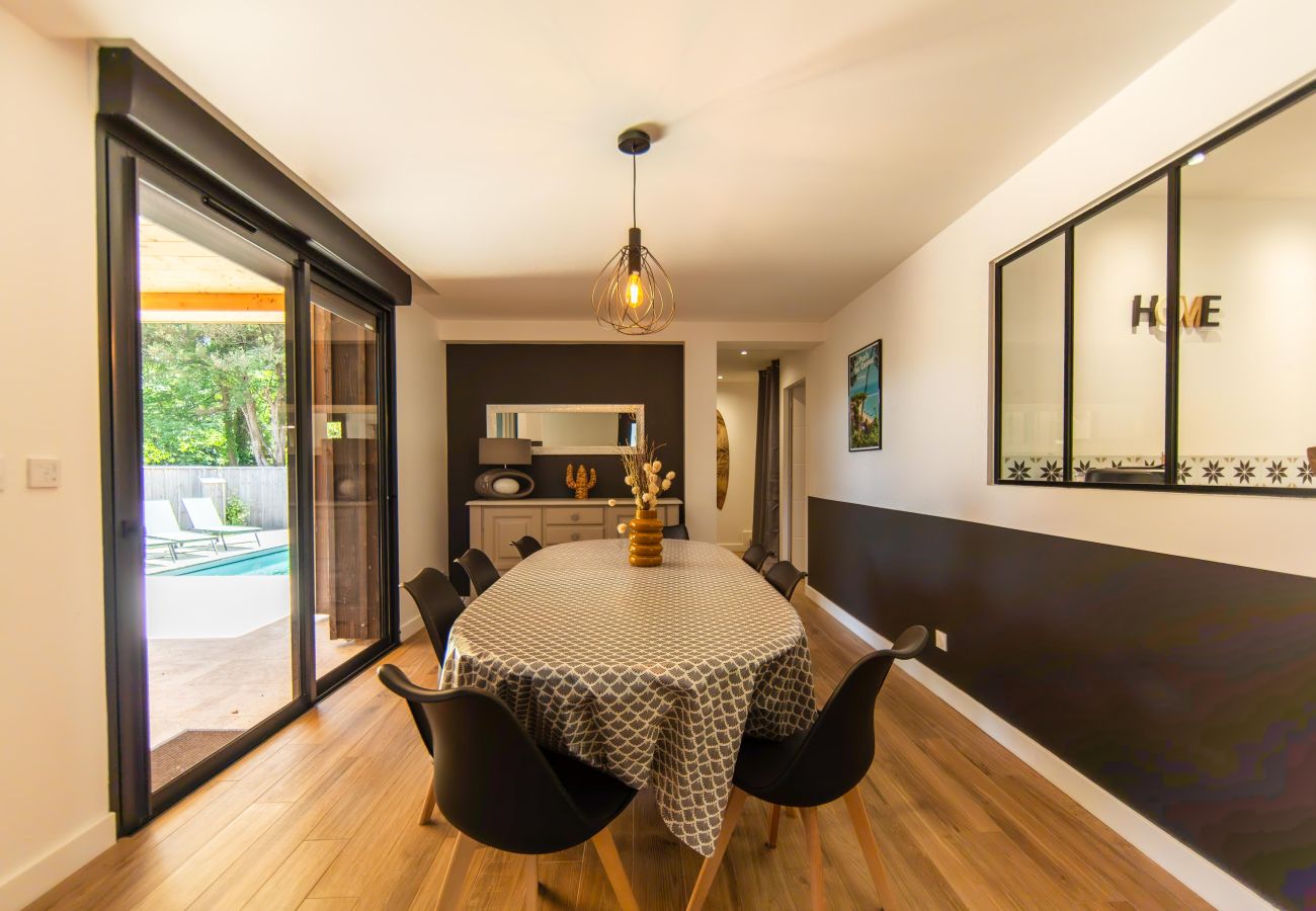 Villa à Arès - Villa Javal à Ares avec piscine chauffée (du 01/05 au 15/10) et à 2 pas du Bassin