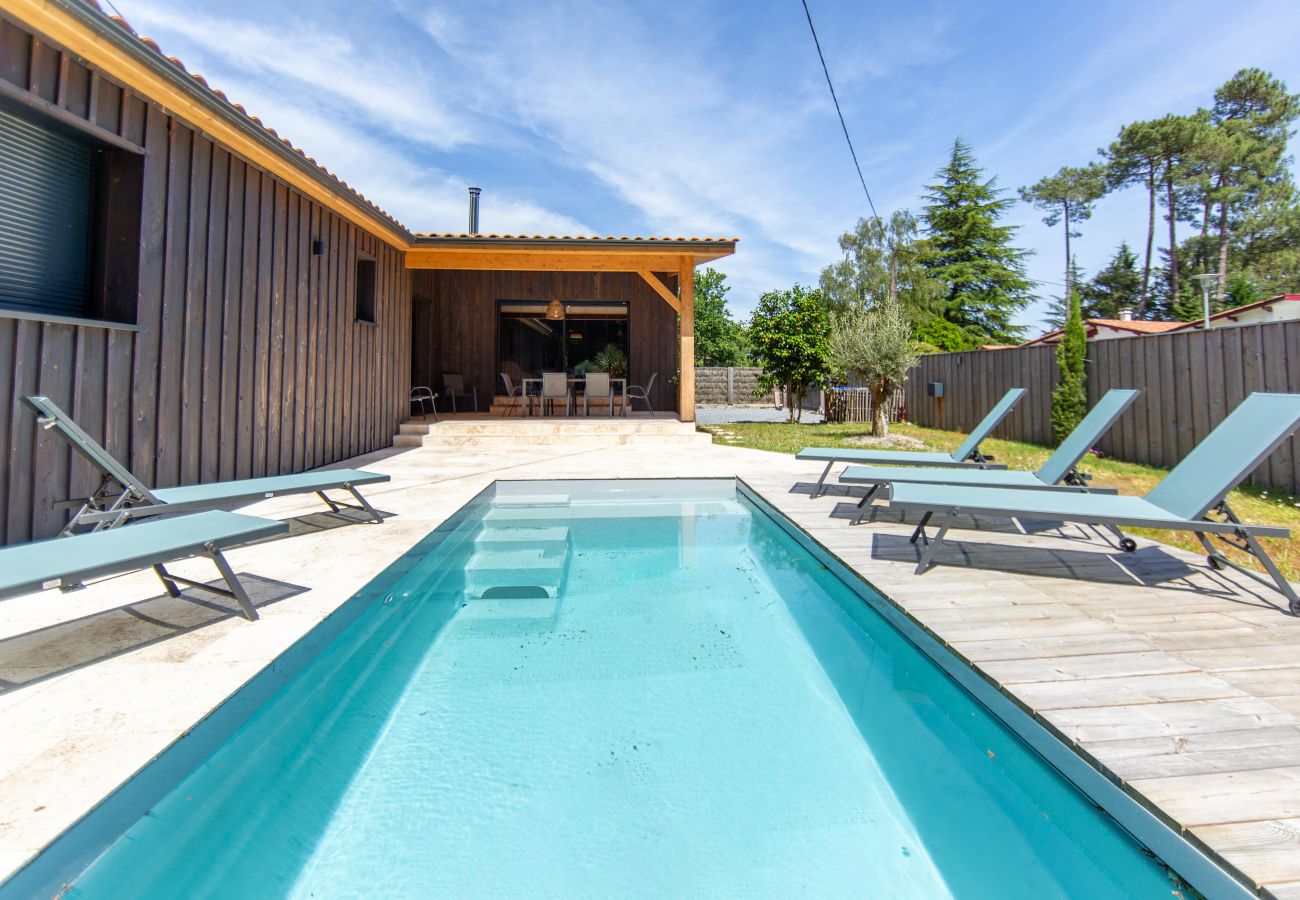 Villa à Arès - Villa Javal à Ares avec piscine chauffée (du 01/05 au 15/10) et à 2 pas du Bassin