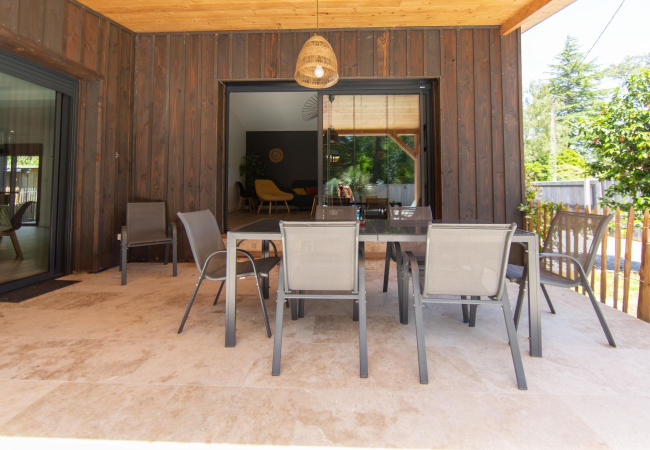 Villa à Arès - Villa Javal à Ares avec piscine chauffée (du 01/05 au 15/10) et à 2 pas du Bassin