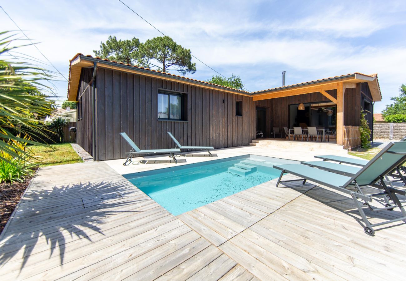Villa à Arès - Villa Javal à Ares avec piscine chauffée (du 01/05 au 15/10) et à 2 pas du Bassin