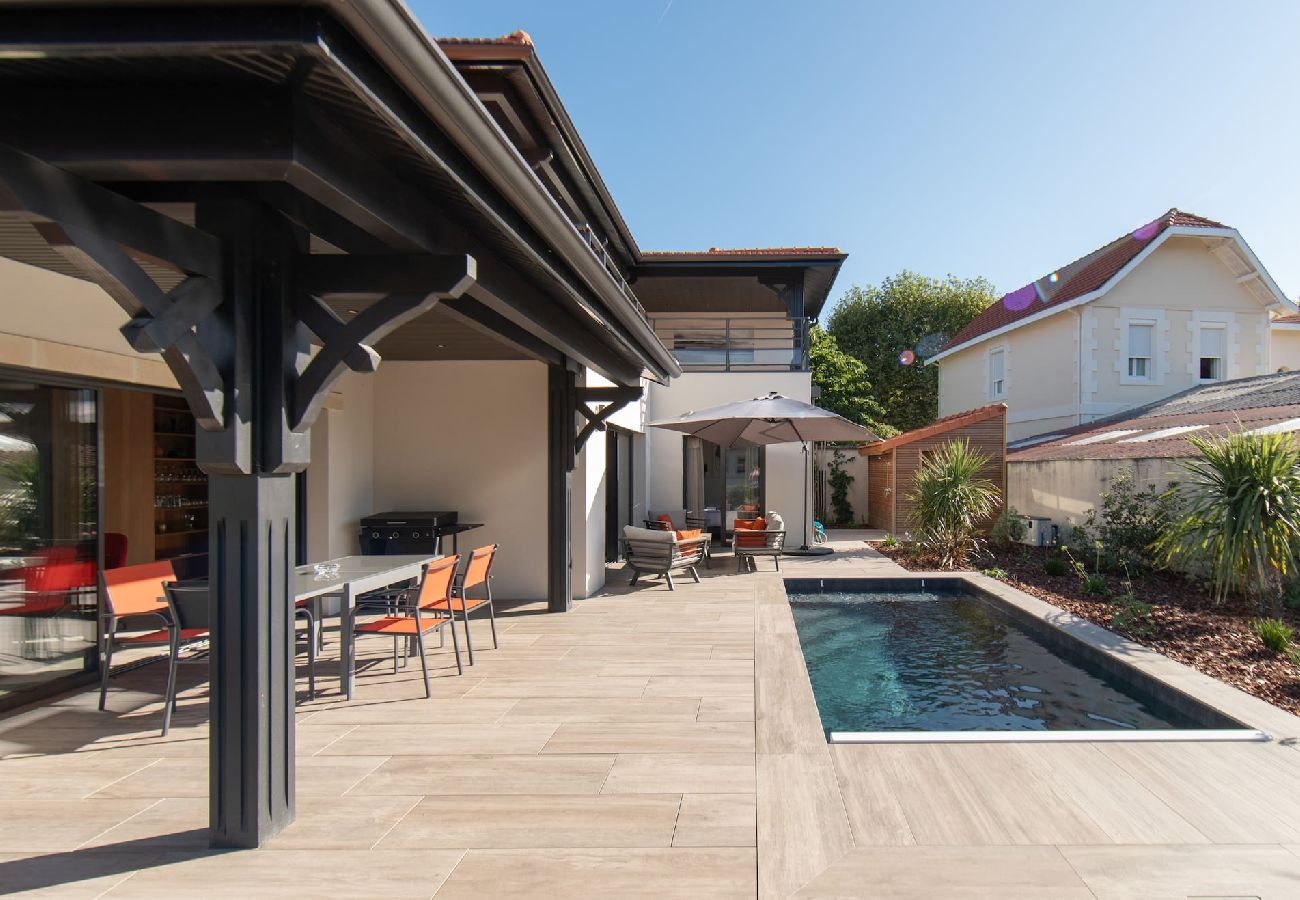 Villa à Andernos-les-Bains - Villa Fabienne en plein centre ville avec piscine chauffée