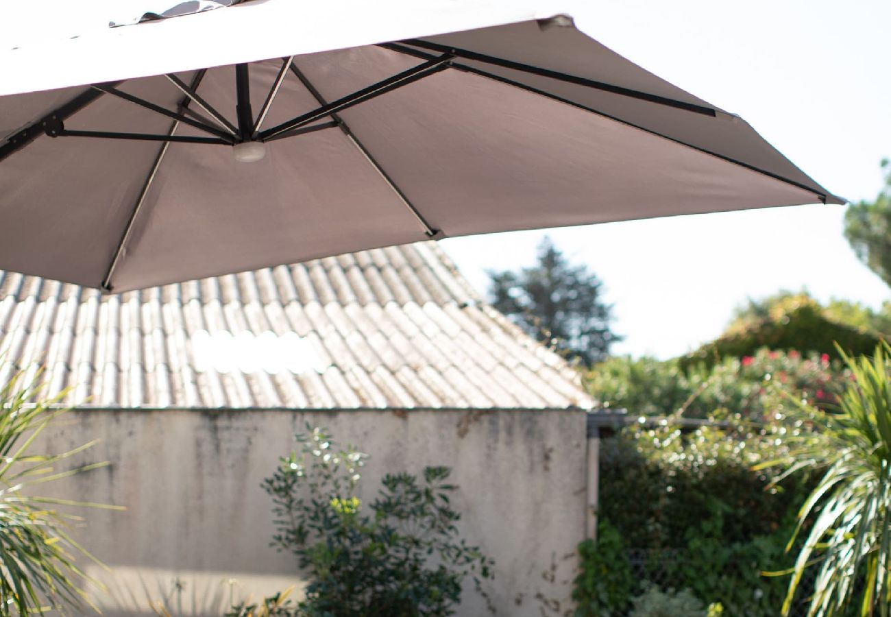 Villa à Andernos-les-Bains - Villa Fabienne en plein centre ville avec piscine chauffée